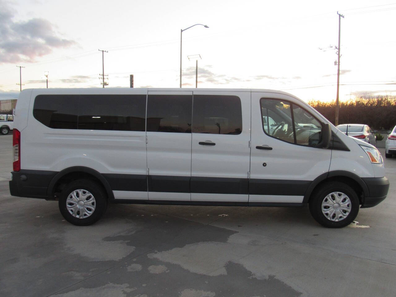 Vehicle image 3 of 26