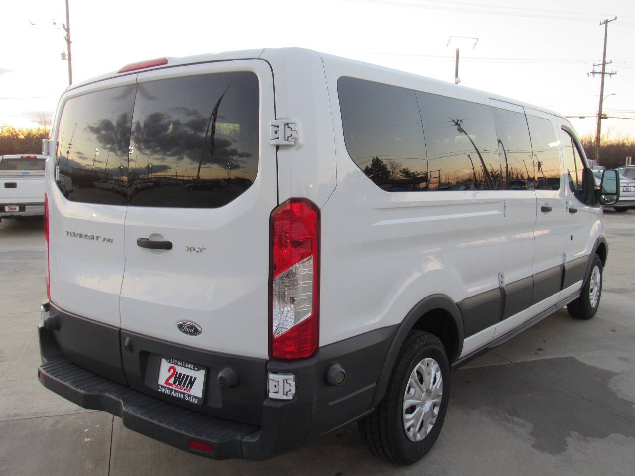 Vehicle image 4 of 26