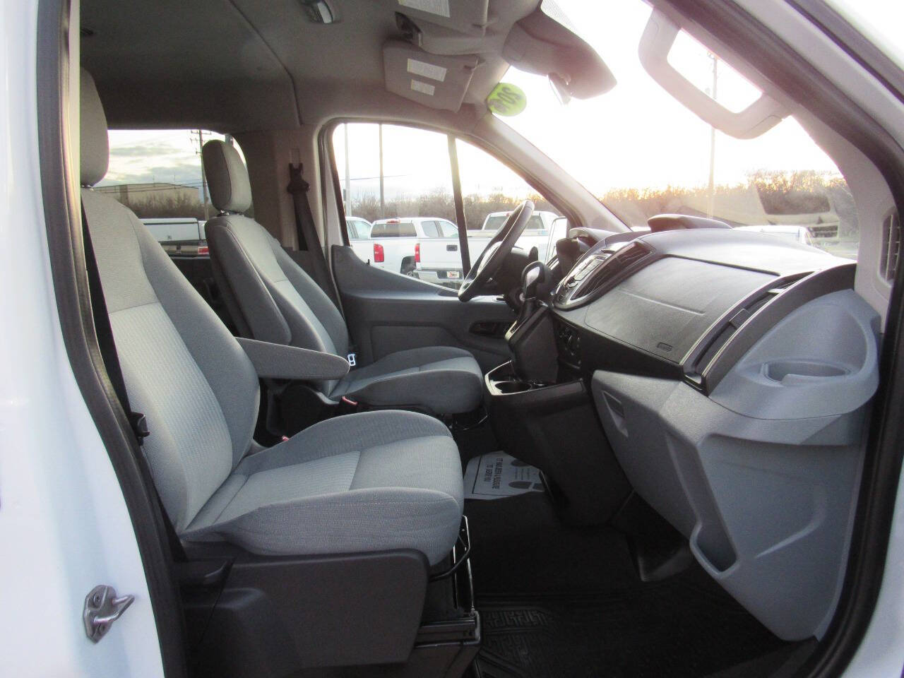 Vehicle image 11 of 26