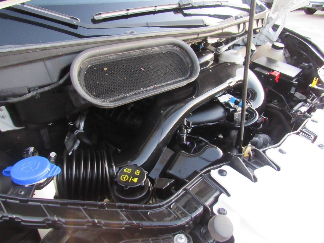 Vehicle image 23 of 26