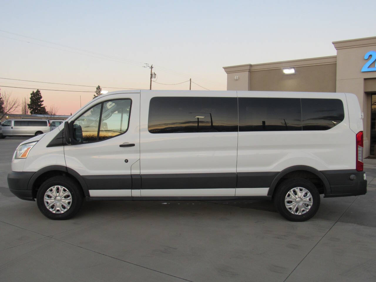 Vehicle image 7 of 26