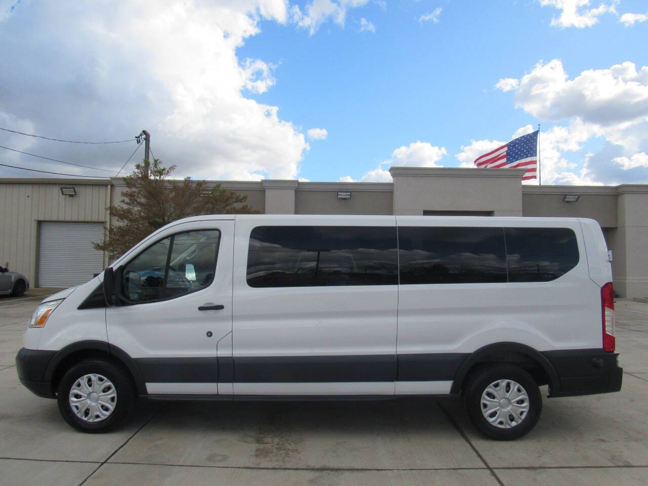 Vehicle image 5 of 19