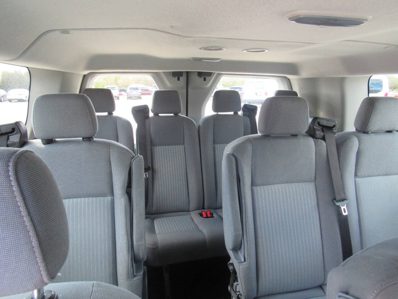 Vehicle image 14 of 19