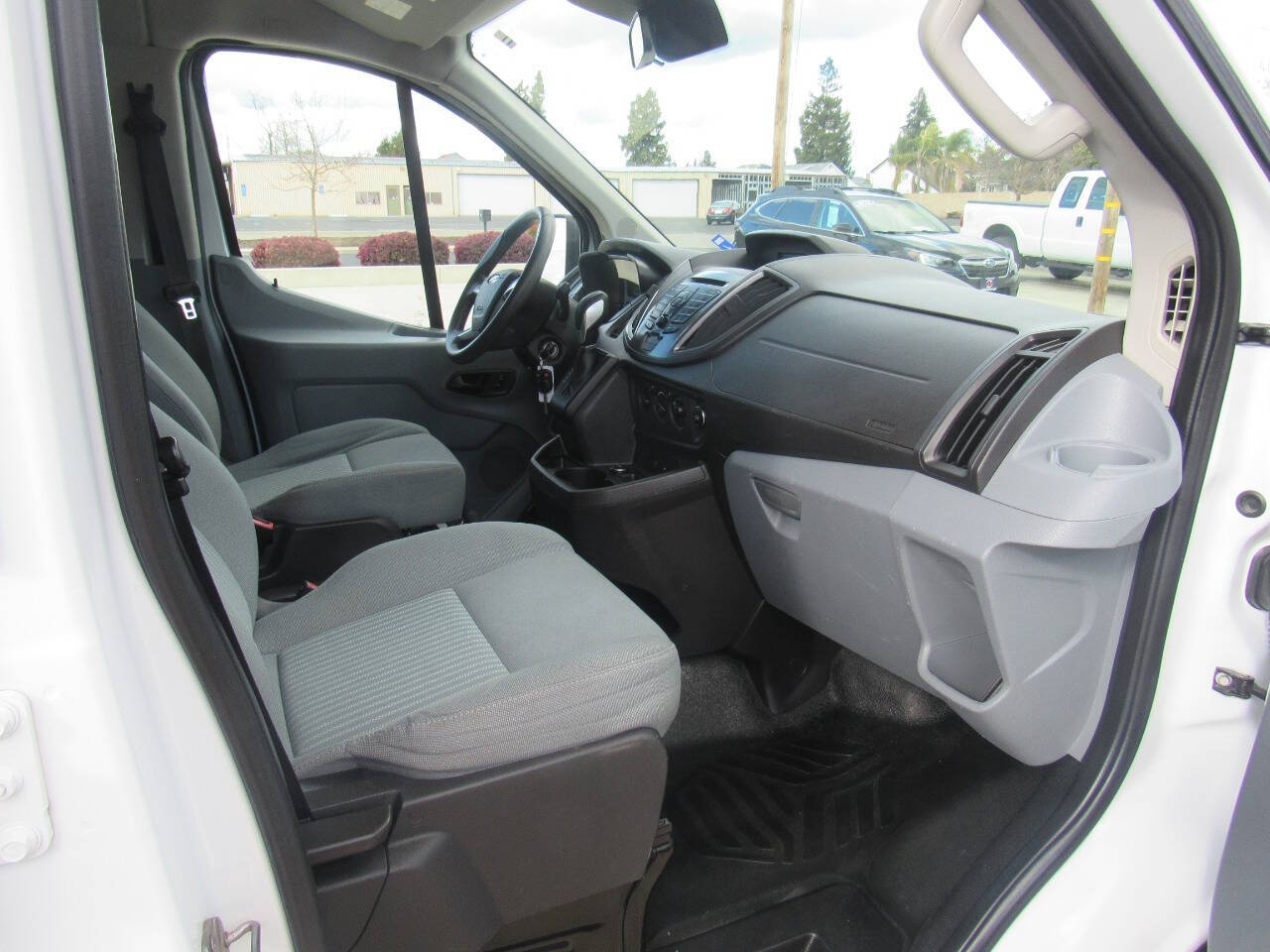 Vehicle image 12 of 19