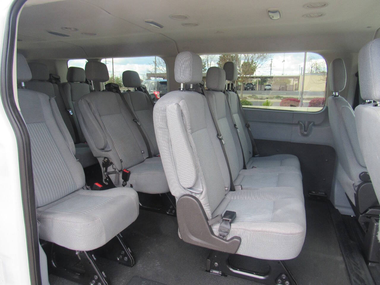 Vehicle image 13 of 19