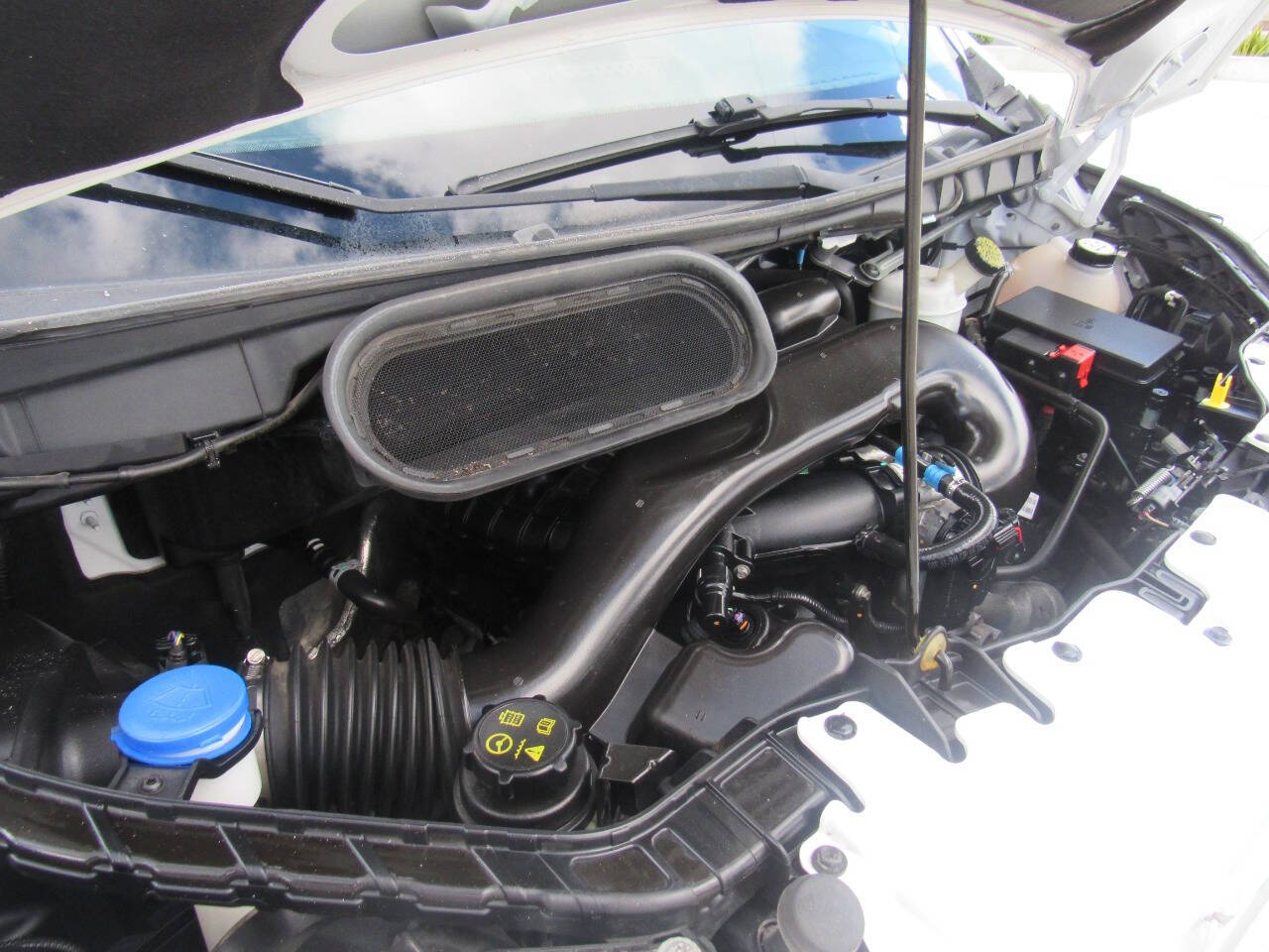 Vehicle image 10 of 19