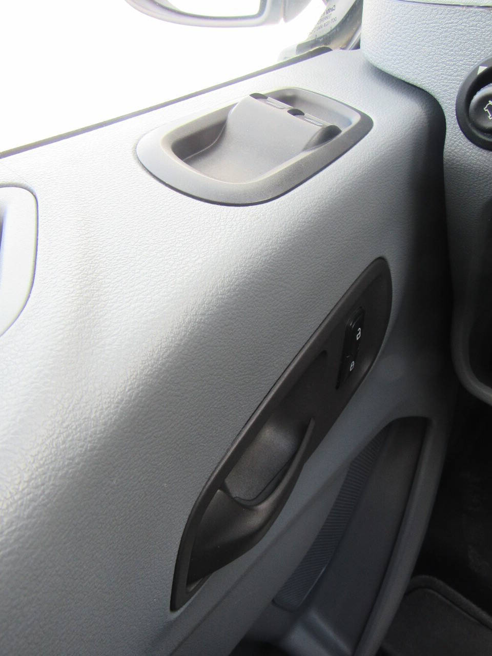 Vehicle image 18 of 19