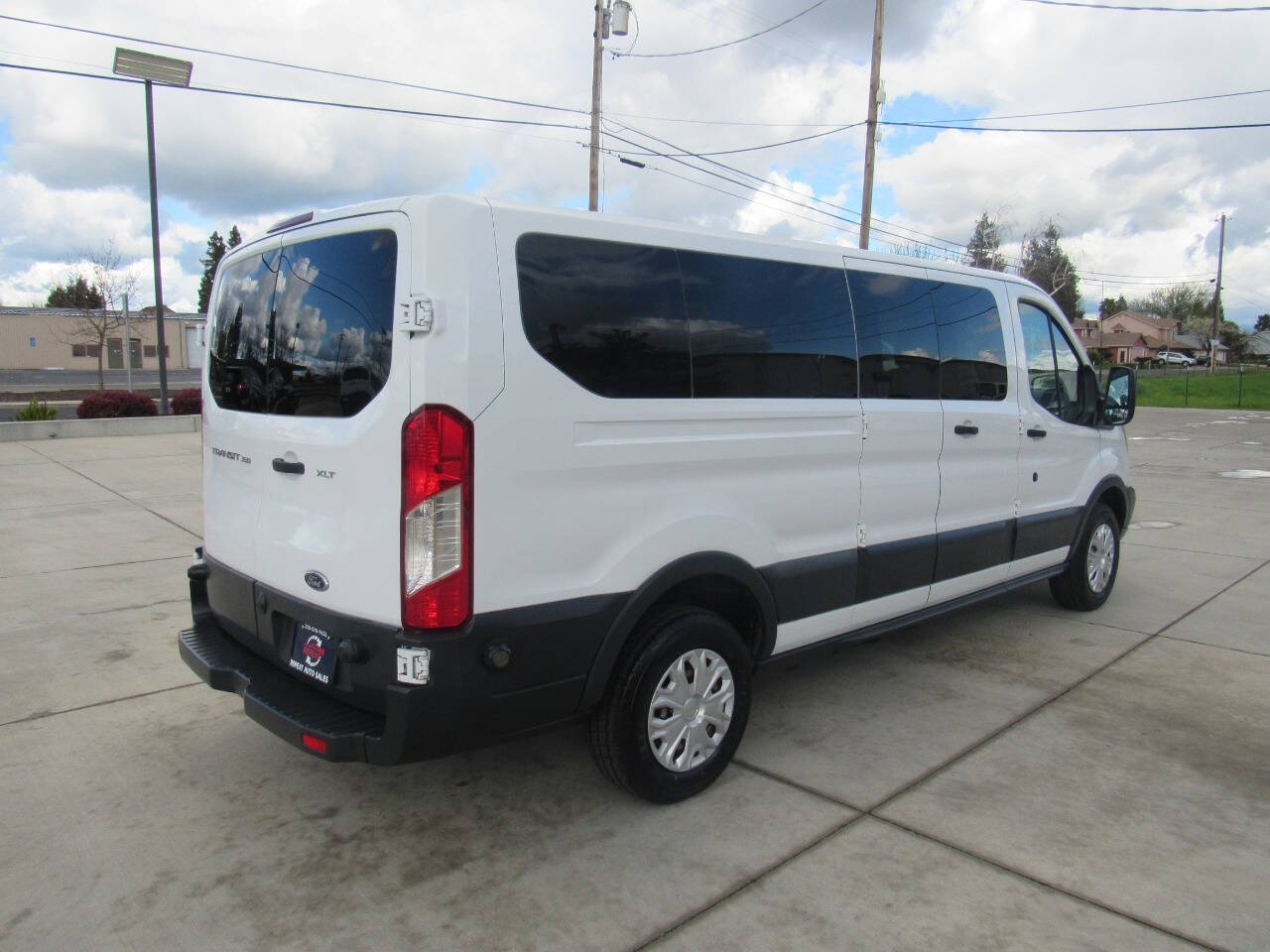 Vehicle image 6 of 19