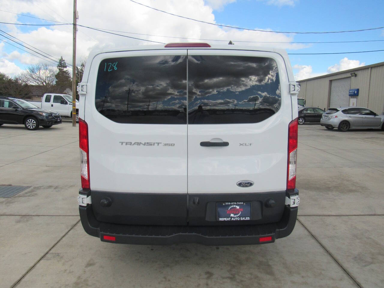 Vehicle image 7 of 19