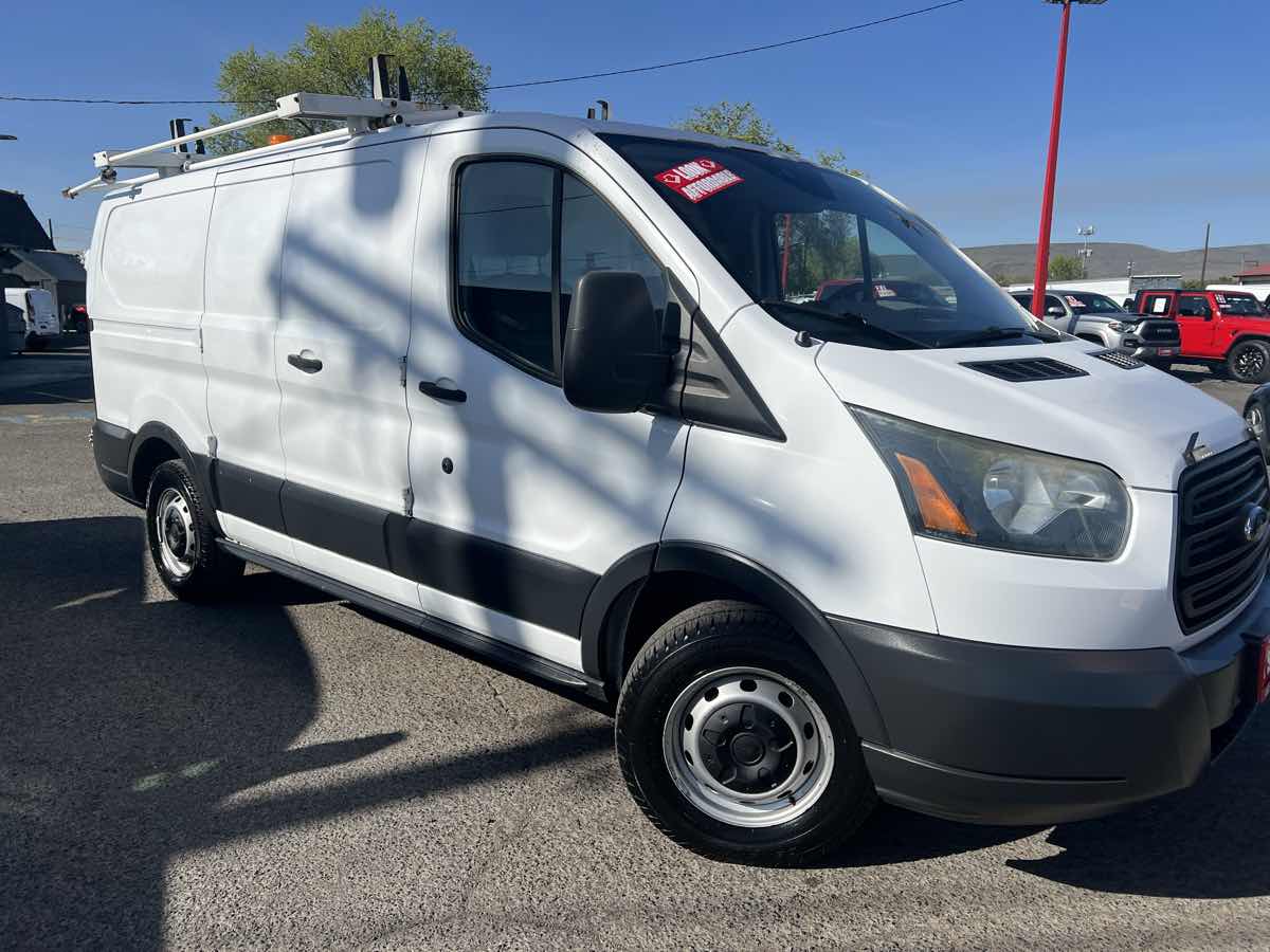 Vehicle image 4 of 11