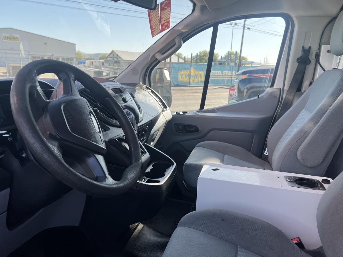 Vehicle image 9 of 11