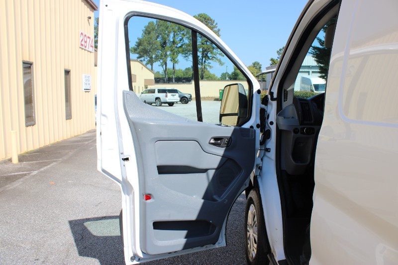 Vehicle image 20 of 27
