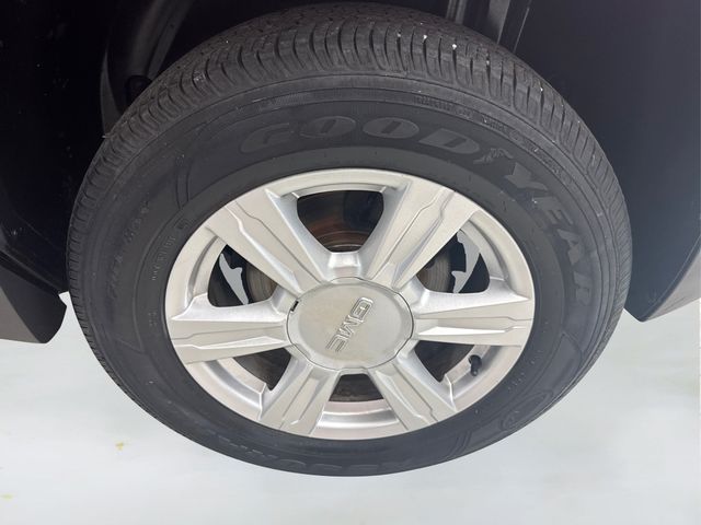Vehicle image 10 of 28