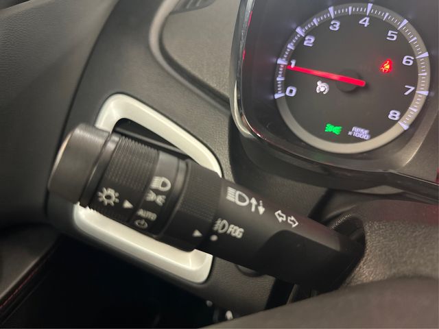 Vehicle image 25 of 28