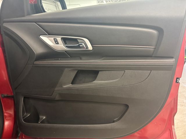 Vehicle image 23 of 28