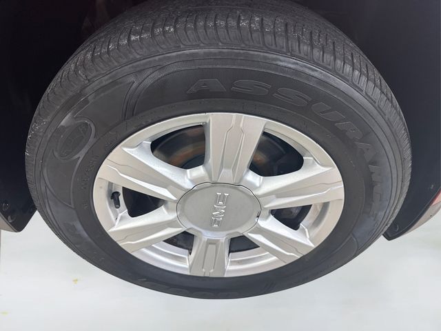 Vehicle image 12 of 28