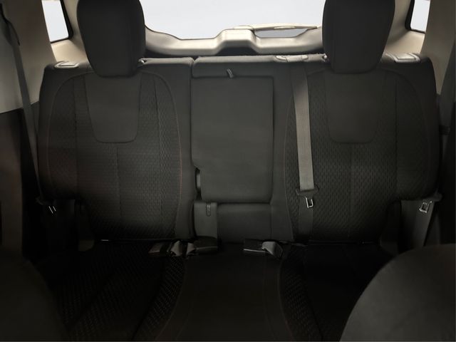 Vehicle image 15 of 28