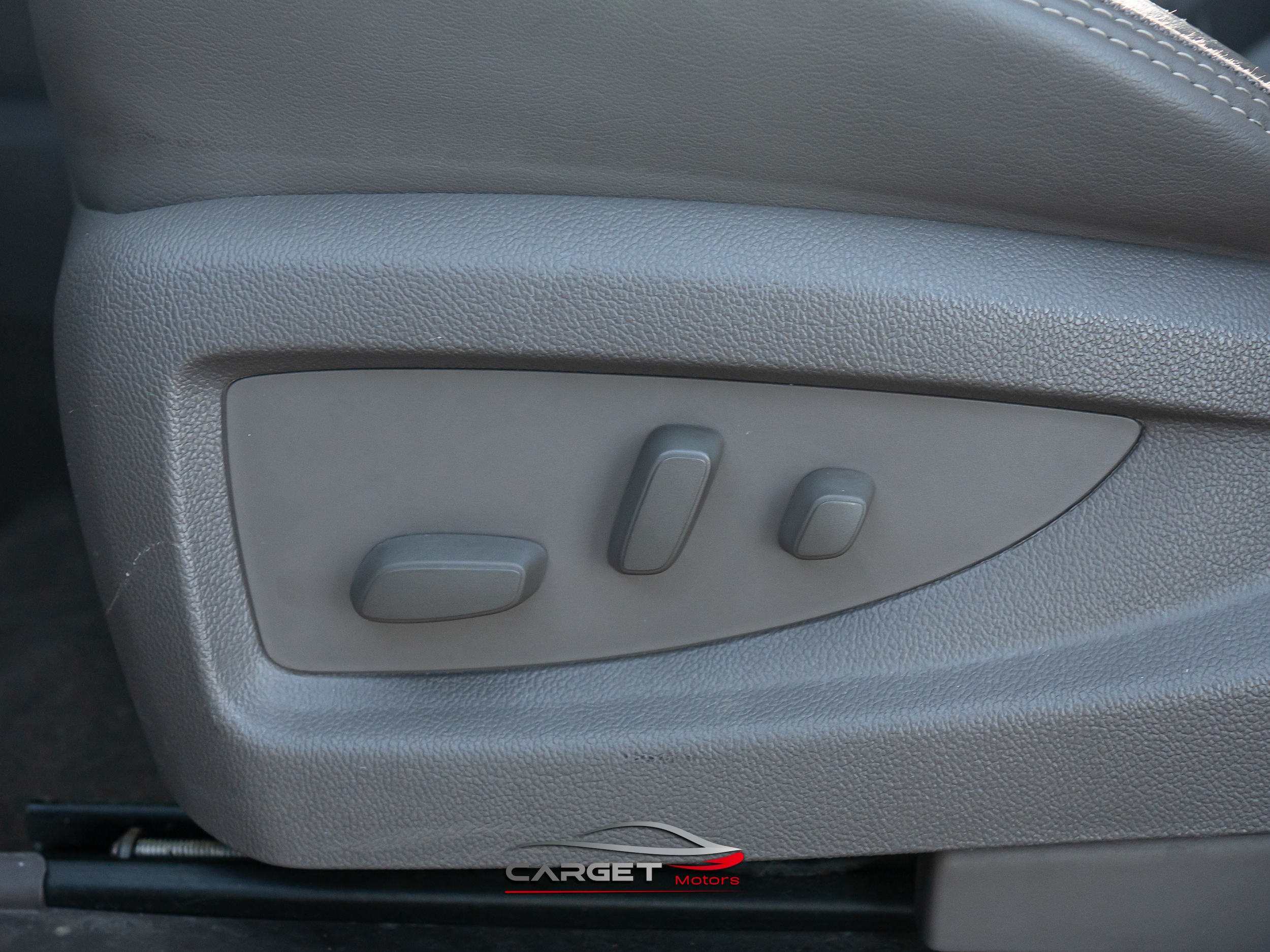 Vehicle image 39 of 54
