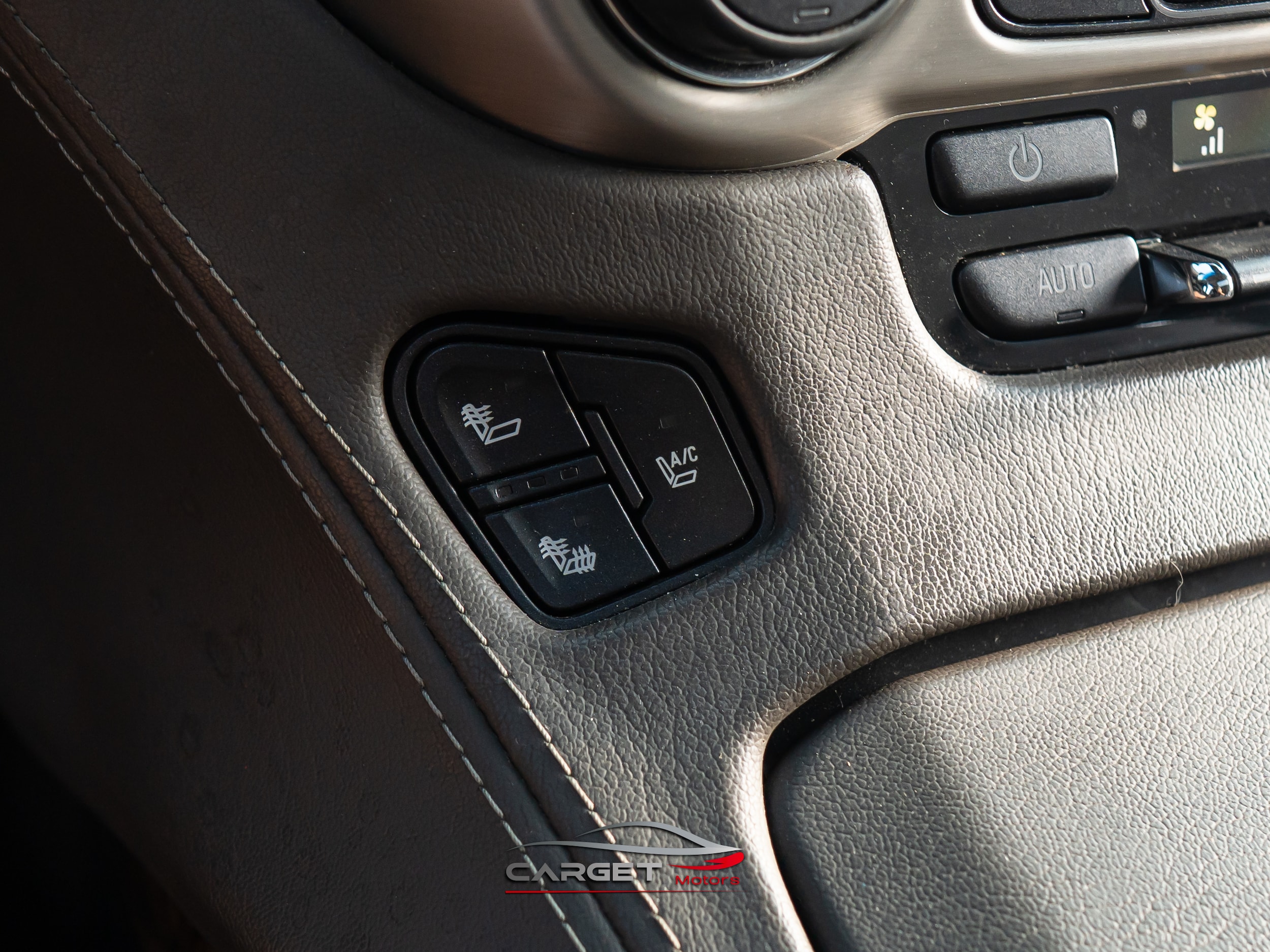 Vehicle image 37 of 54