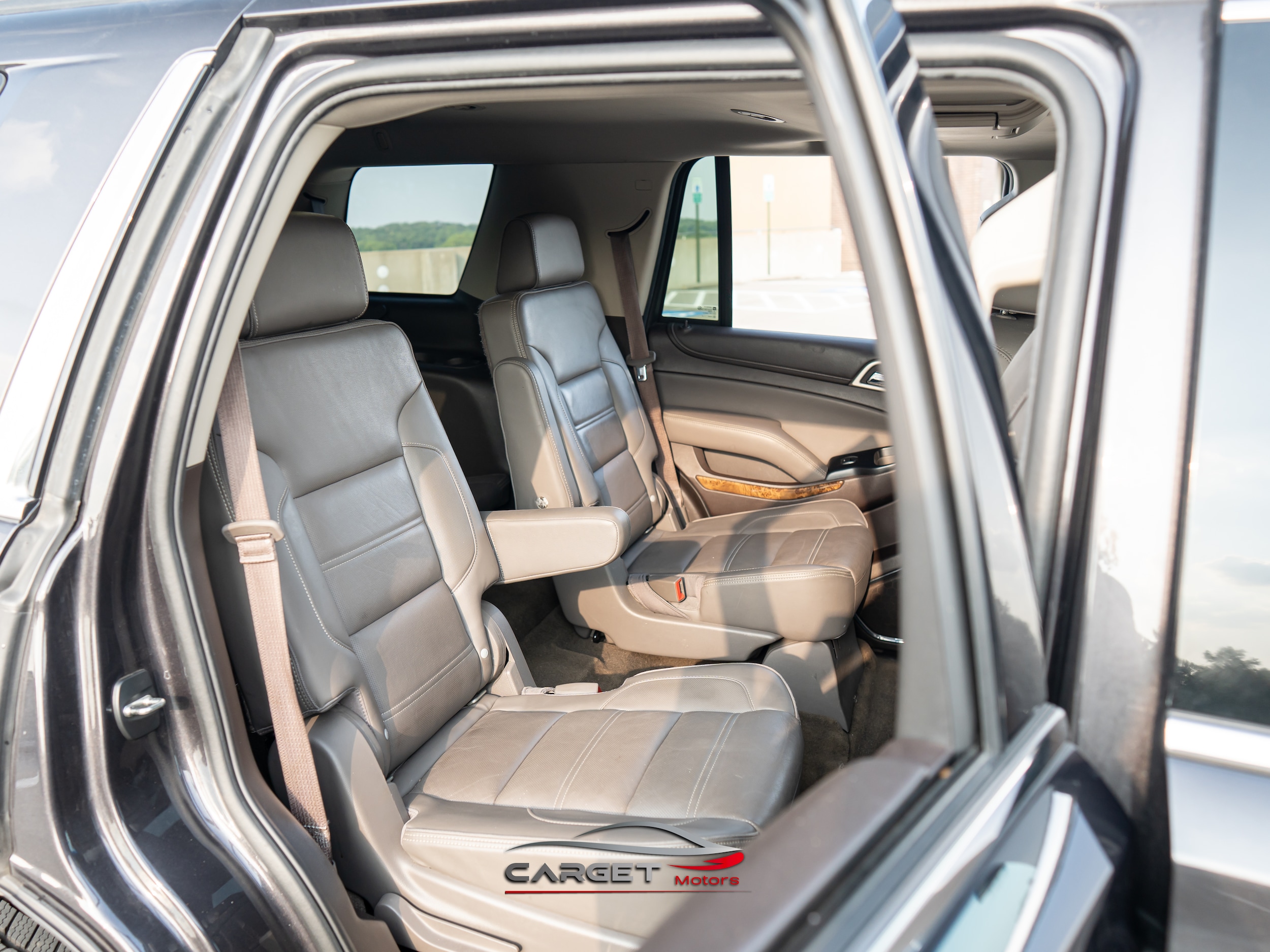 Vehicle image 17 of 54
