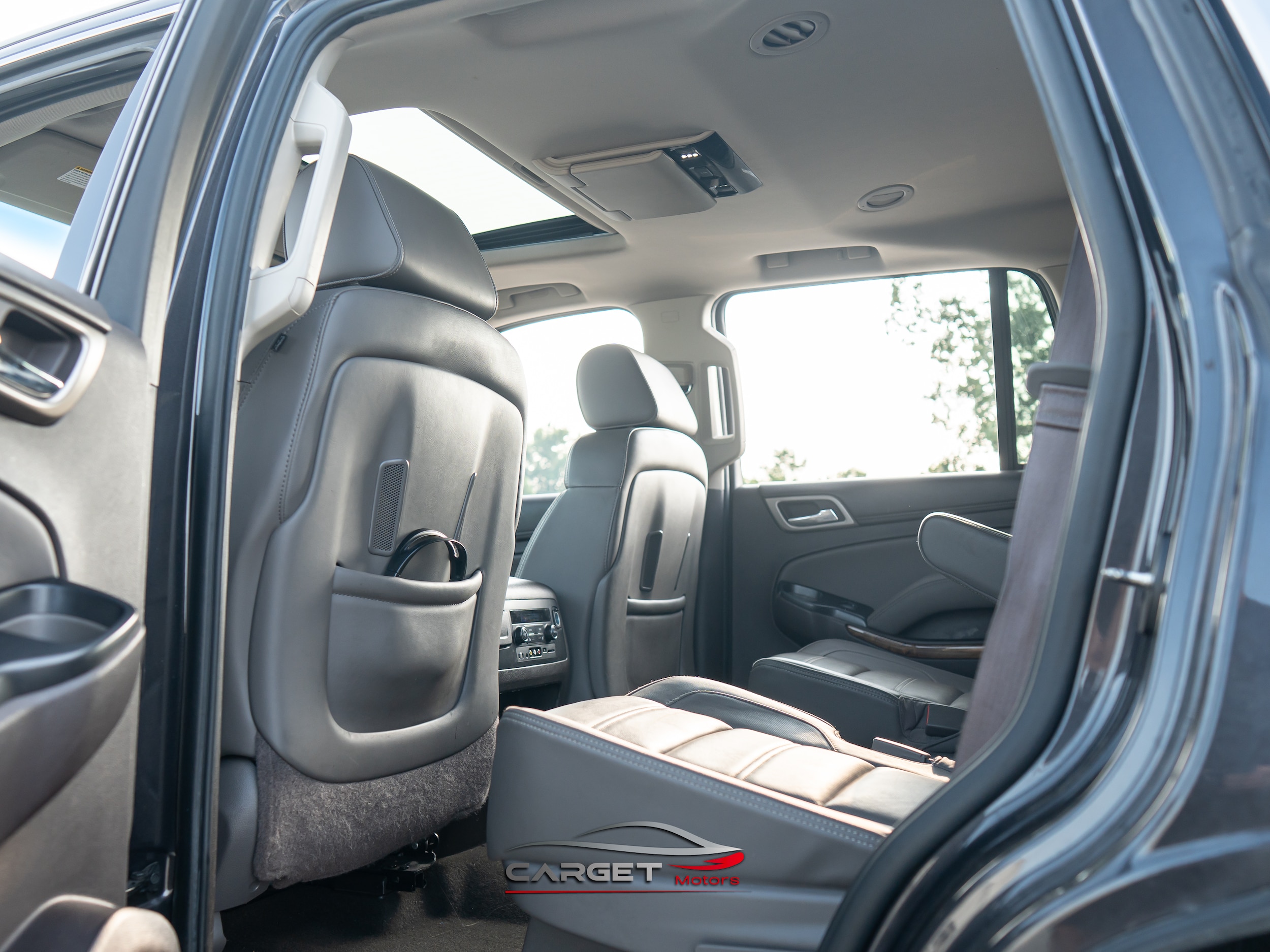 Vehicle image 18 of 54
