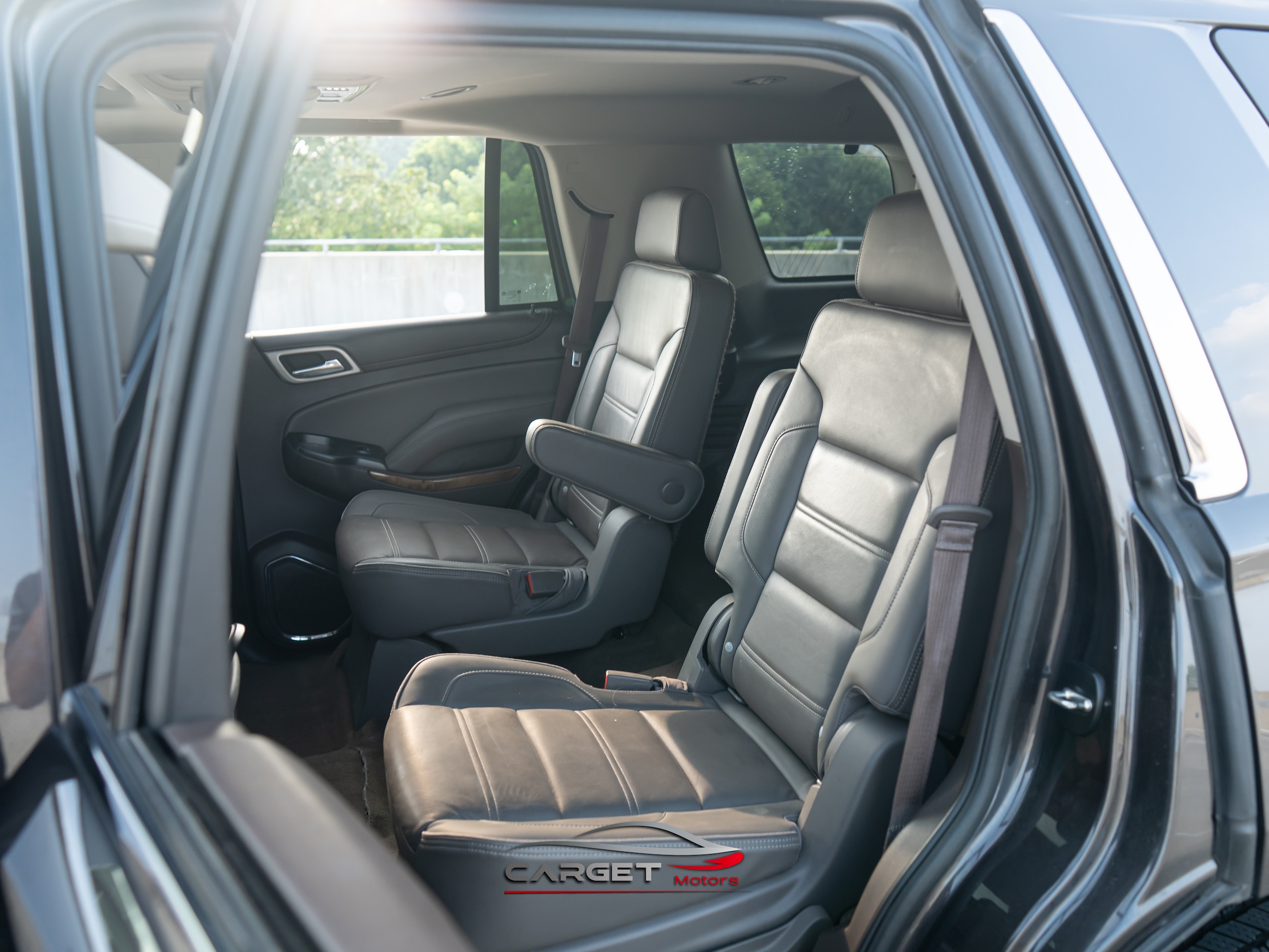 Vehicle image 16 of 54