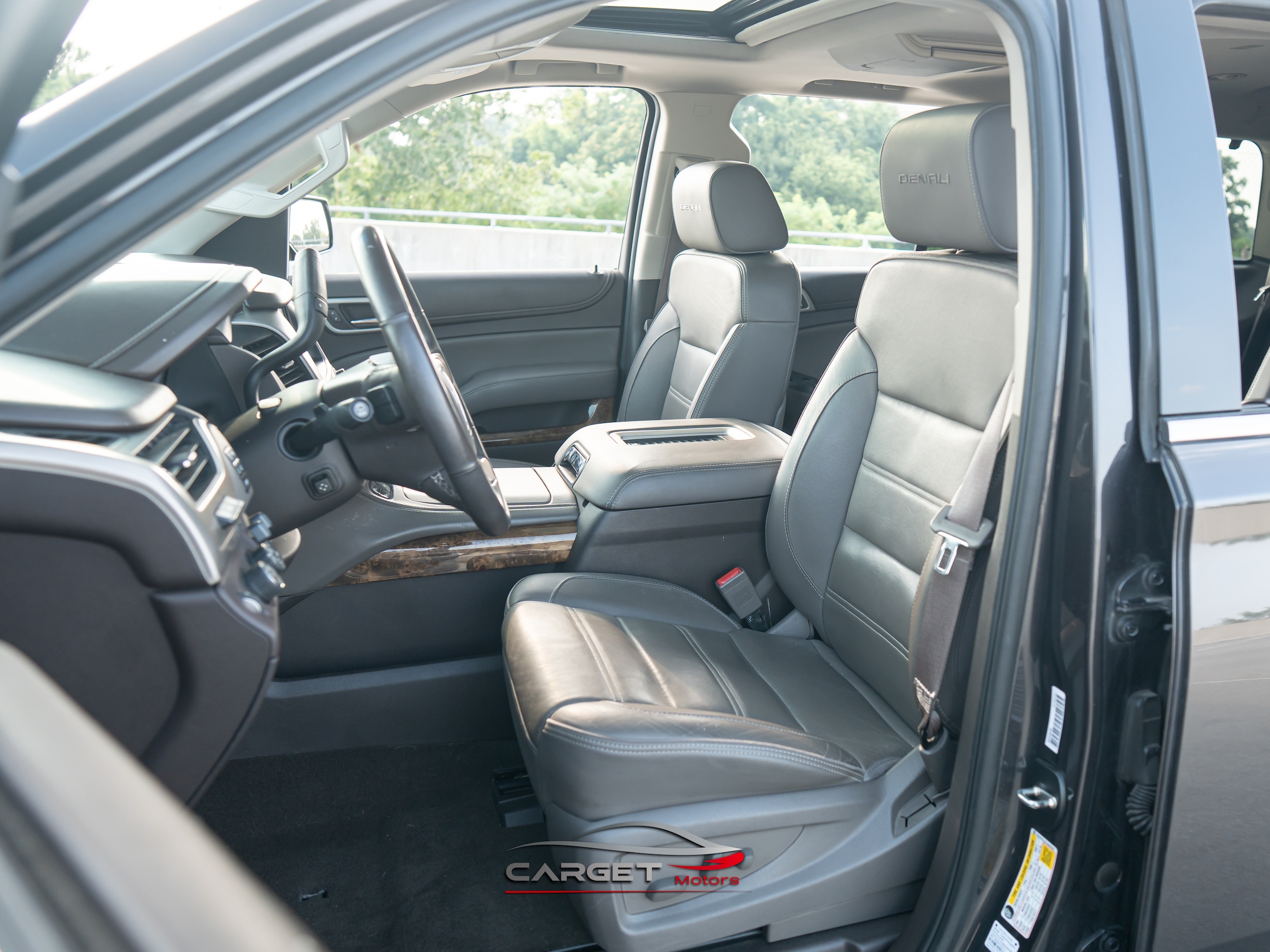 Vehicle image 14 of 54