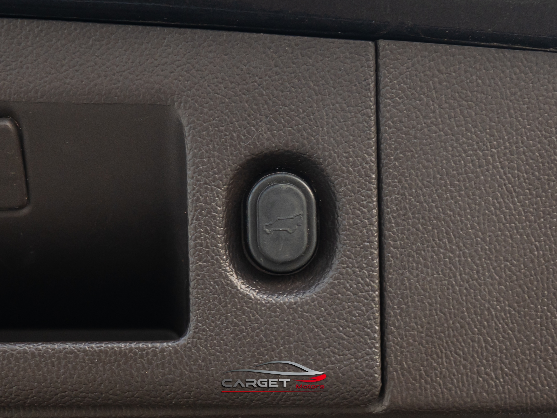 Vehicle image 40 of 54