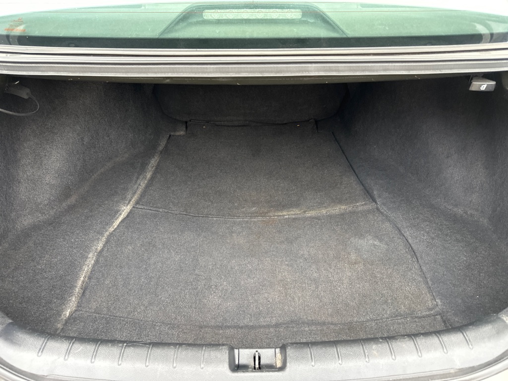 Vehicle image 31 of 34