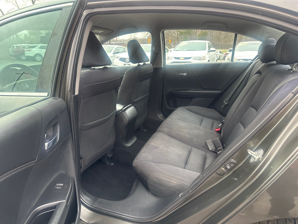 Vehicle image 13 of 34