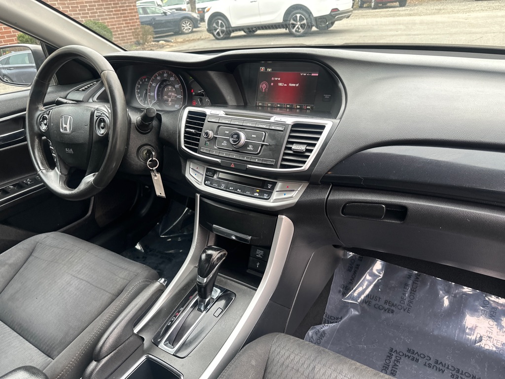 Vehicle image 20 of 34