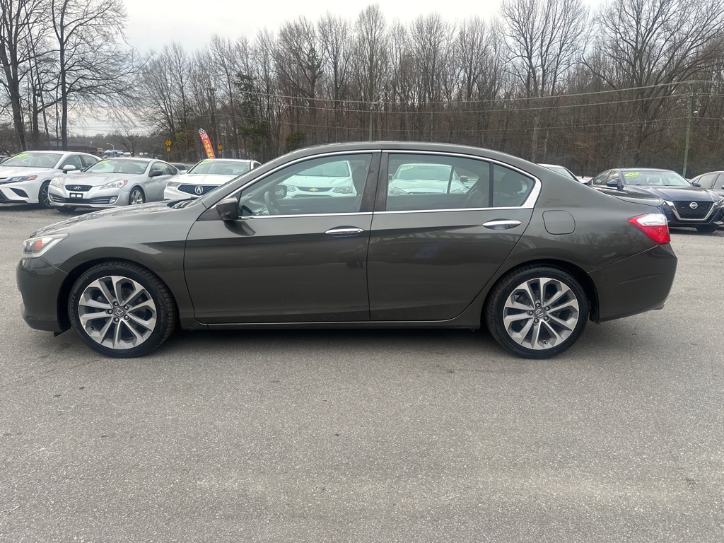 Vehicle image 9 of 34