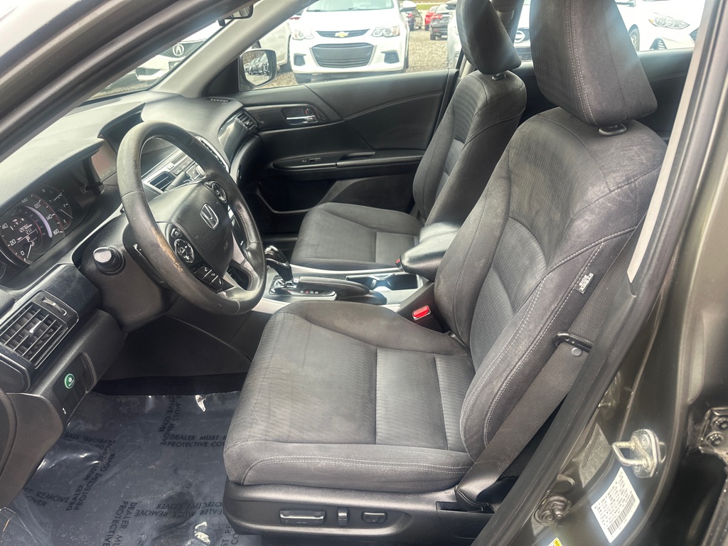 Vehicle image 11 of 34