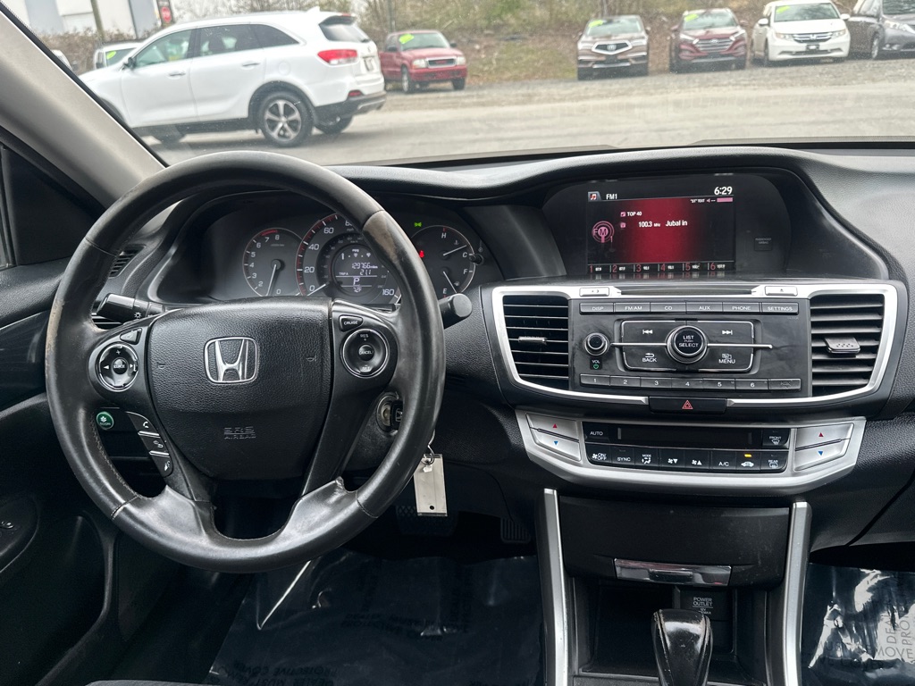 Vehicle image 28 of 34