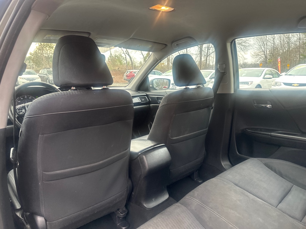 Vehicle image 15 of 34