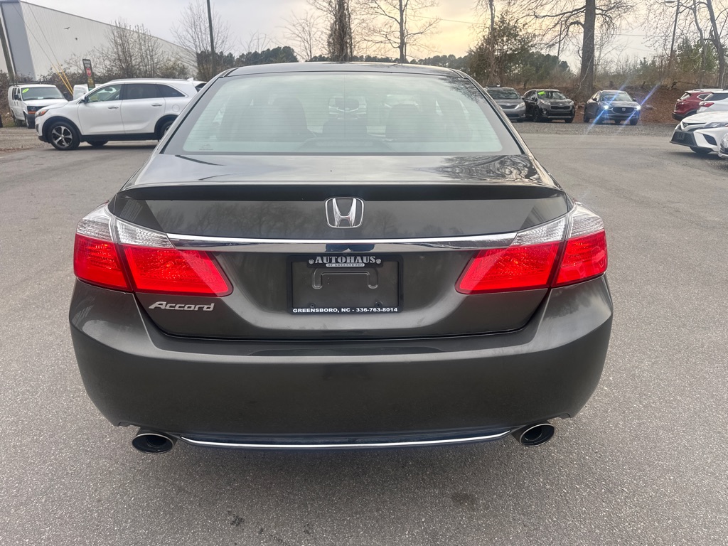 Vehicle image 8 of 34