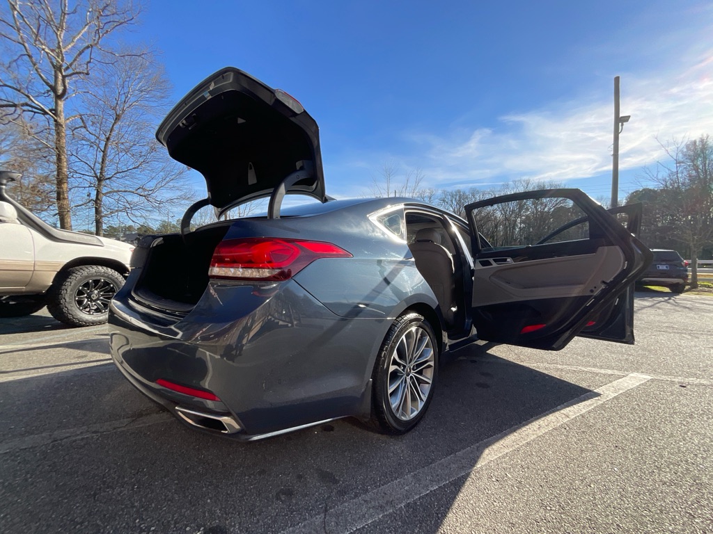 2015 Hyundai Genesis 3.8L Image 6 of 49