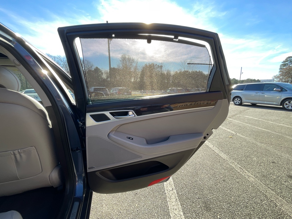 2015 Hyundai Genesis 3.8L Image 44 of 49