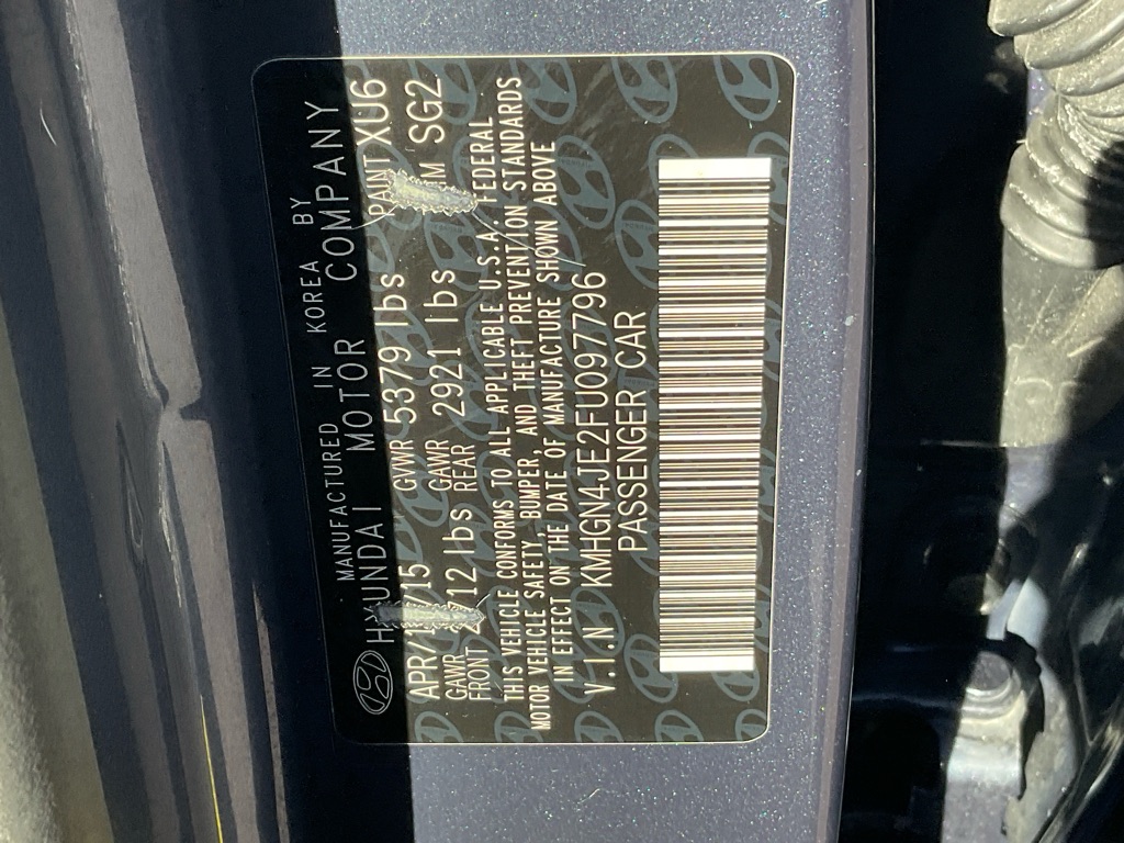 2015 Hyundai Genesis 3.8L Image 39 of 49