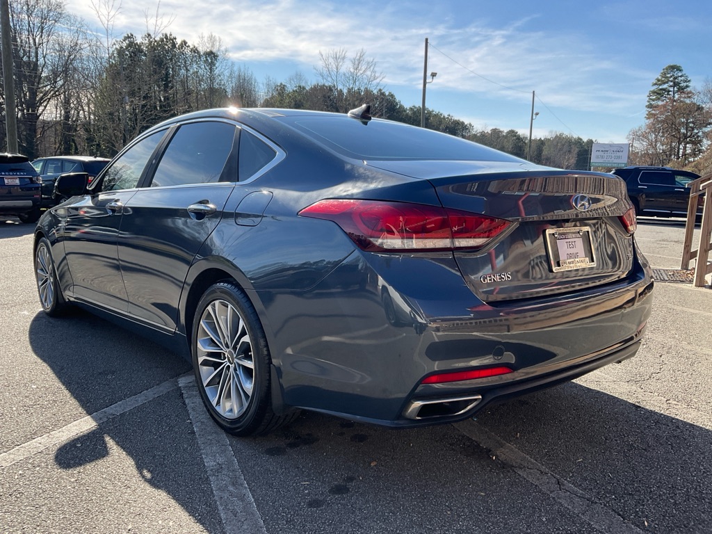 2015 Hyundai Genesis 3.8L Image 8 of 49