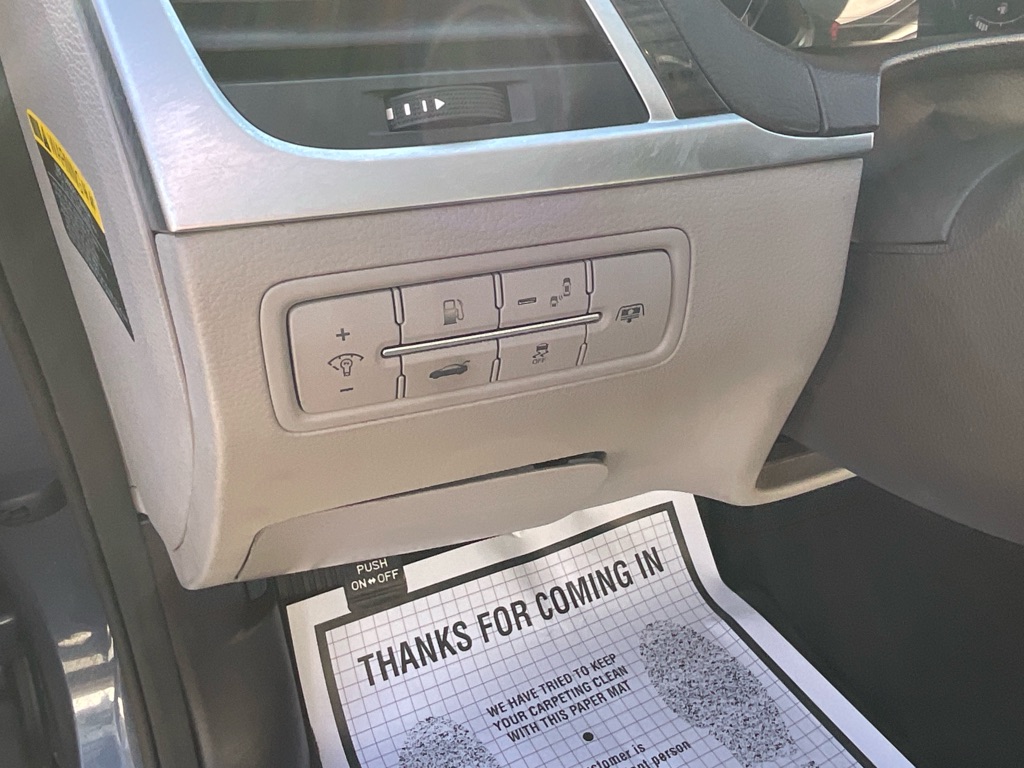 2015 Hyundai Genesis 3.8L Image 45 of 49