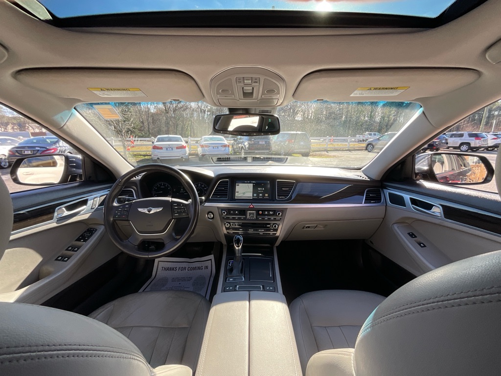 2015 Hyundai Genesis 3.8L Image 25 of 49