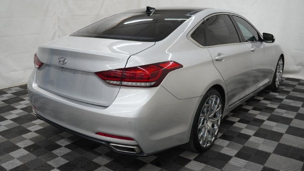 2015 Hyundai Genesis 3.8L Image 5 of 46