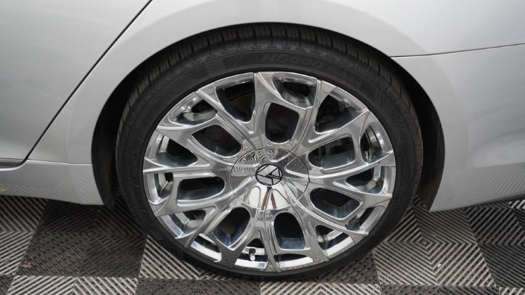 2015 Hyundai Genesis 3.8L Image 10 of 46