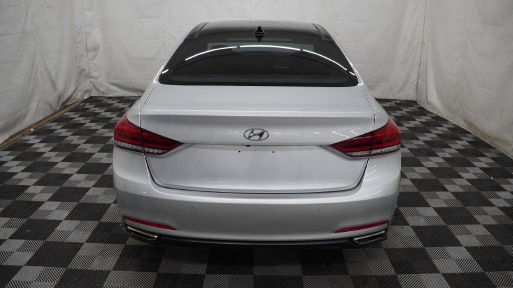 2015 Hyundai Genesis 3.8L Image 6 of 46