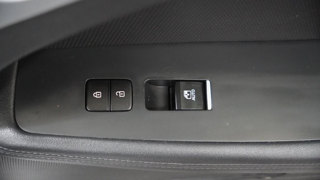 2015 Hyundai Genesis 3.8L Image 42 of 46
