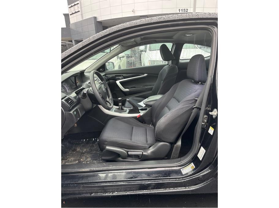 Vehicle image 10 of 18
