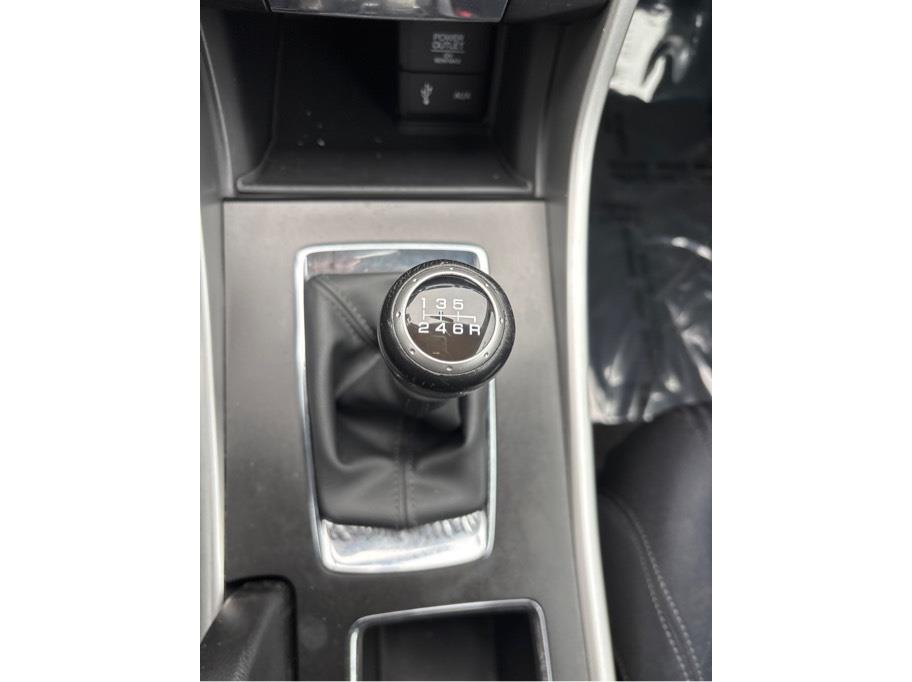 Vehicle image 11 of 18