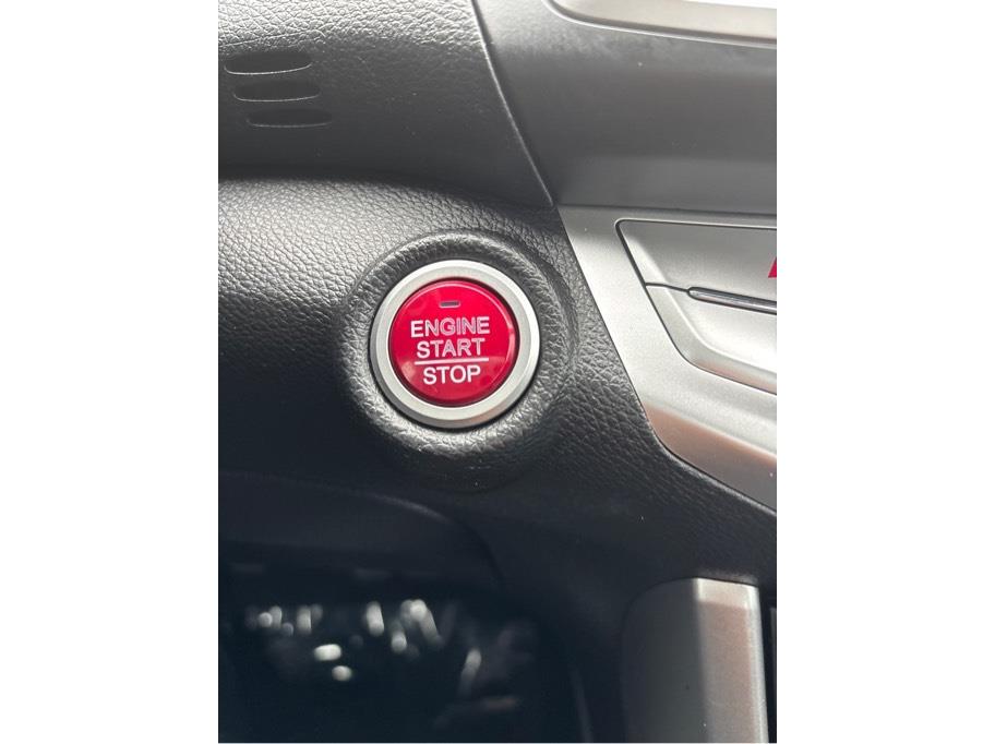 Vehicle image 14 of 18