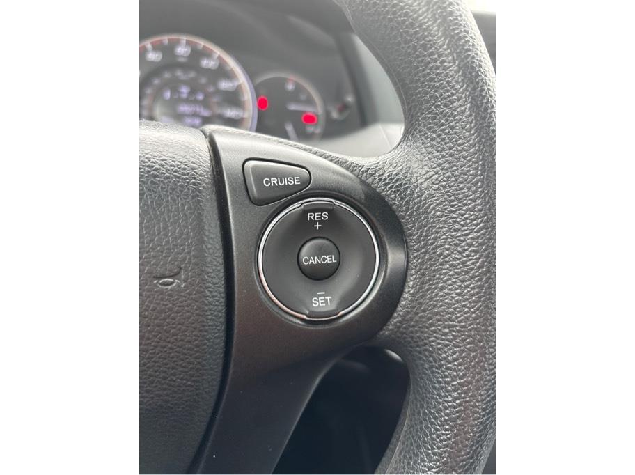 Vehicle image 15 of 18